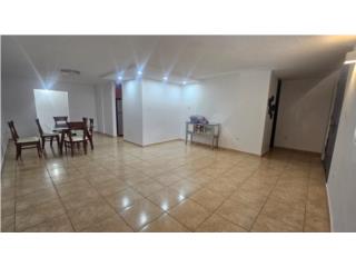 Urb. Las Delicias, amplia residencia