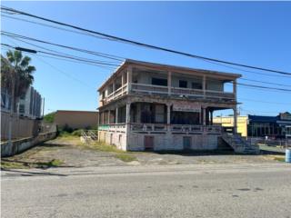 Mixed Used Colonial Building in hotspot area 