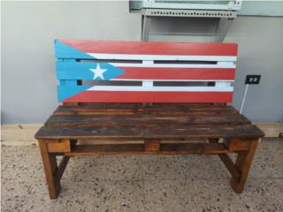 Banco con bandera de PR, Puerto Rico