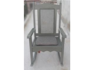 Sillon mecedor en madera pintado gris 