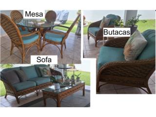 Mesa, cuatro sillas, un sofa y dos butacas, Puerto Rico