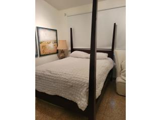 CAMA QUEEN DE PILARES EN MADERA SOLIDA, Puerto Rico