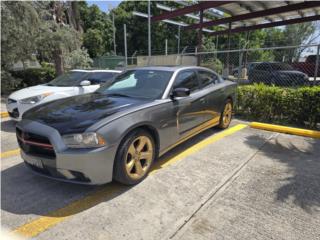 Charger 2011 rt se cambia, Dodge Puerto Rico