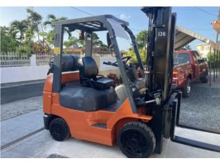 FORKLIFT TOYOTA 5,000 LBS