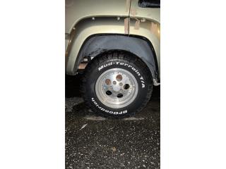 Aros de Jeep Sahara originales, Puerto Rico