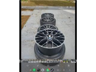 Cuatros aros con gomas casi nuevas 5x114.3/20, Puerto Rico