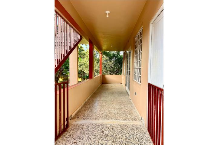 Barrio-Tierras Nuevas Salientes Estancias de Tierras Nuevas - Primer Piso Casa en Manatí