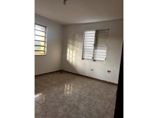 Aartamento- 3/2 Segundo piso. Plan 8 $650
