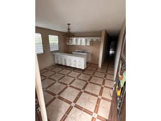 Alquiler Barrio Hato Tejas Amplio Apt. en segundo nivel cuartos $800 Bayamn