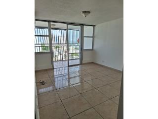 Condominio Cobian&#39;s Plaza en Santurce 