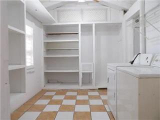 Calle 206 Country Clb, Carolina, PR 00982