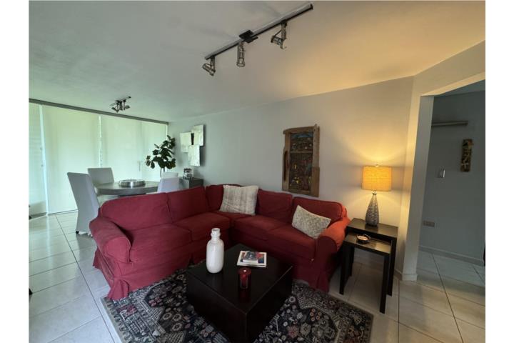 Condominio-Valles De Torrimar 2do piso - AMUEBLADO - VALLES DE TORRIMAR Apartamento/WalkUp en Guaynabo