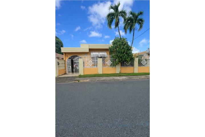 Urbanizacion-Valencia Urb VALENCIA cerca Ave BARBOSA Casa en San Juan - Río Piedras