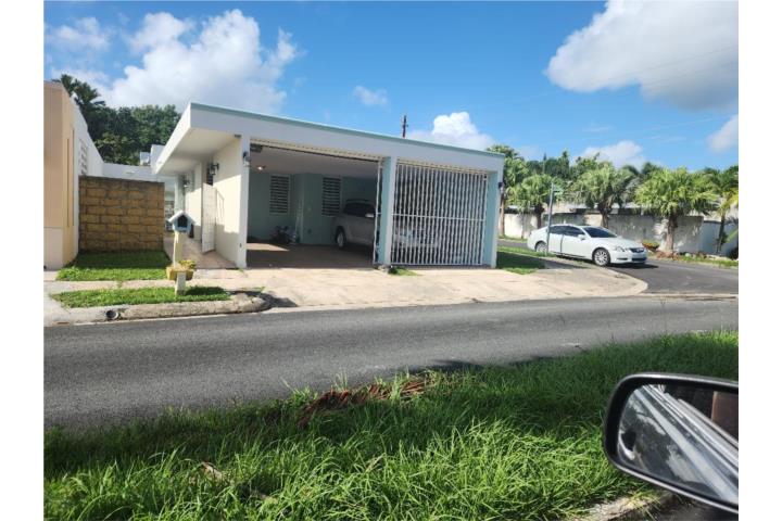 Urbanizacion-Colinas De Plata DE ESQUINA URB CON CTL DE ACCESO COMODA Casa en Toa Alta