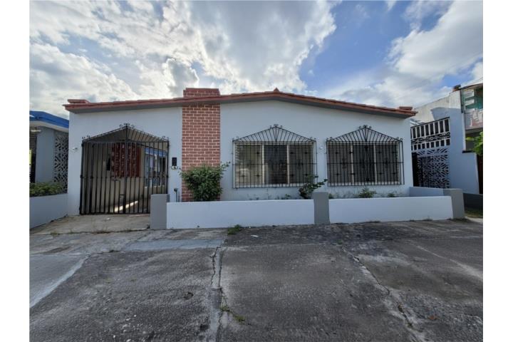 Urbanizacion-Puerto Nuevo Casa Grande en Puerto Nuevo Centrica y segura Casa en San Juan - Río Piedras