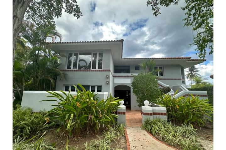 Urbanizacion-The Greens Dorado Beach Resort Rent -The Greens Dorado Beach 2nd Floor Unit Apartamento en Dorado