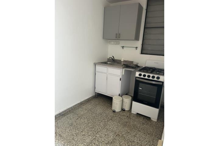 Urbanizacion-Villa Fontana Carolina apt 1 cuarto 850luz y agua incluido Casa en Carolina