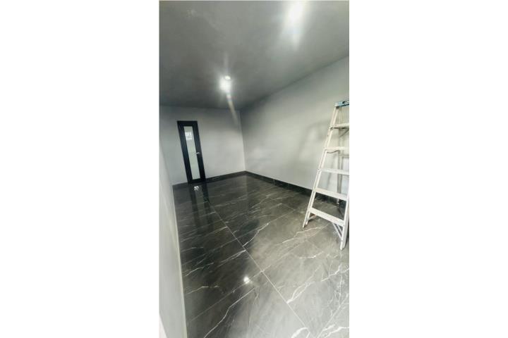 Urbanizacion-Los Angeles Studio REMODELADO!! Frente al AEROPUERTO $800 Apartamento en Carolina - Isla Verde