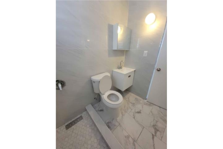 Urbanizacion-Villa Asturias Apto Villa Asturias - $850 Agua Incl. 2H/1B Apartamento en Carolina