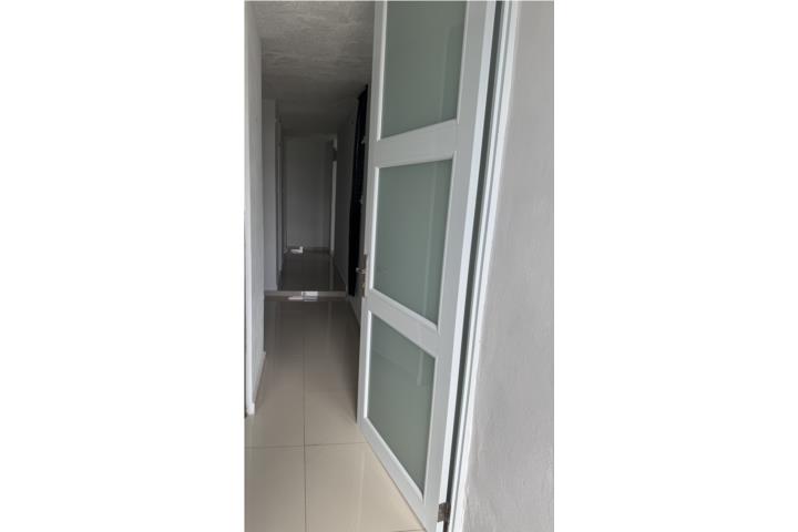 Urbanizacion-Reparto Valencia 800 incluye agua luz A/c leer descripción Apartamento en Bayamón