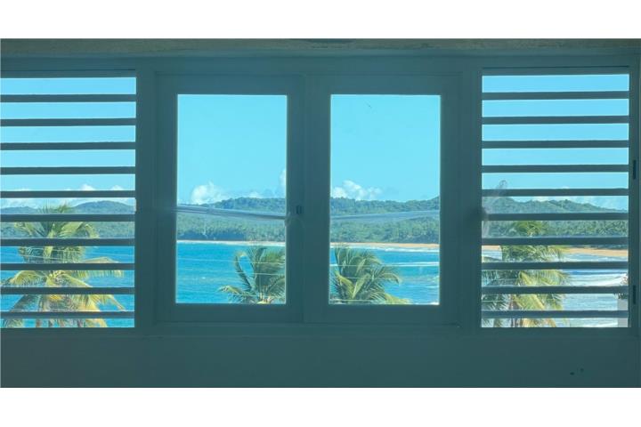 Urbanizacion-Costa Azul Cond.Giannina 1H 1B (1) Parking Piscina Apartamento en Luquillo