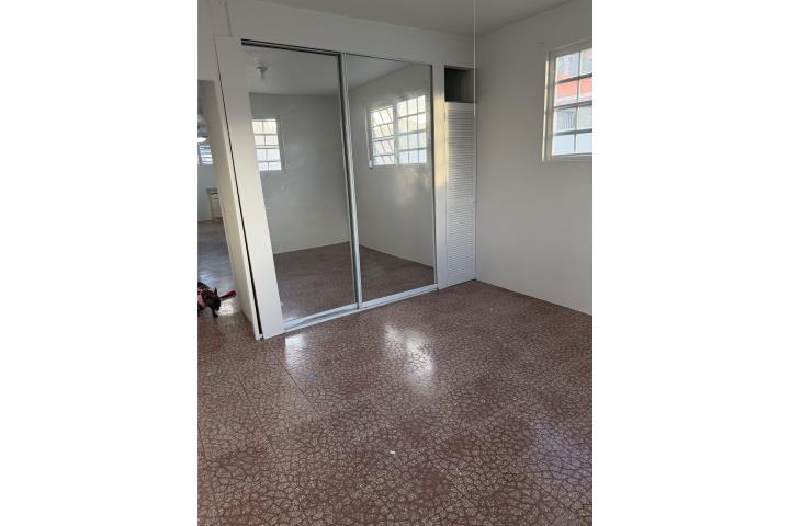 Barrio-Dominguito Apt. Para una sola dama Apartamento en Arecibo