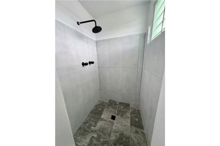 Barrio-Lavadero Casa disponible para alquiler 2do nivel Casa en Hormigueros