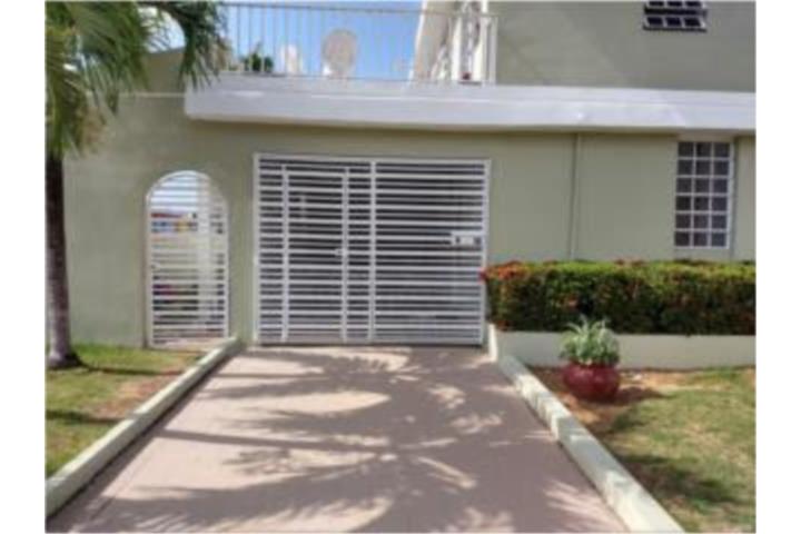 Urbanizacion-Flamboyan Gardens AmuebladoAguaLuzAireAccControlado Apartamento en Bayamón