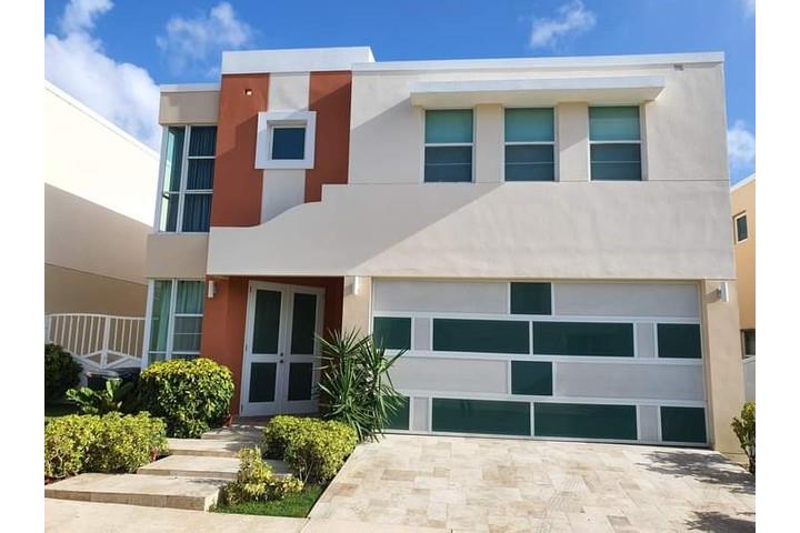 Urbanizacion-Mirabella Village 2Urb Mirabella Village and Club Casa en Bayamón