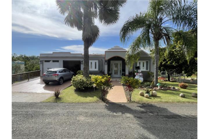 Barrio-Arenales Bajos Hermosa Residencia Casa en Isabela