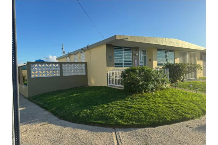 Urbanizacion-Verde Mar SOLO PARA MILITARES ACTIVOS - CASA 3 CUARTOS Casa en Humacao