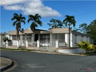 Cómoda Casa en Colinas de Fairview, Cupey