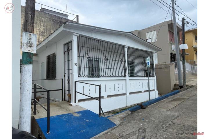 Espacio comercial o residencial en Cayey!
