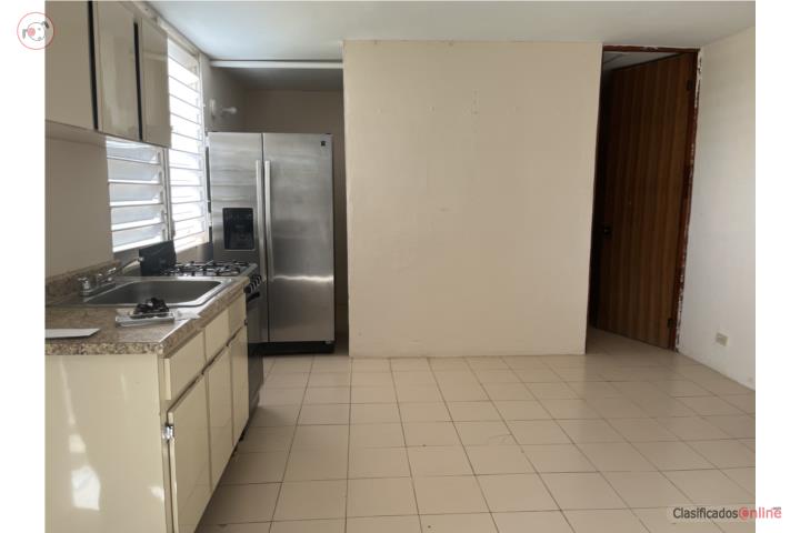 Acogedor apart. Con patio!
