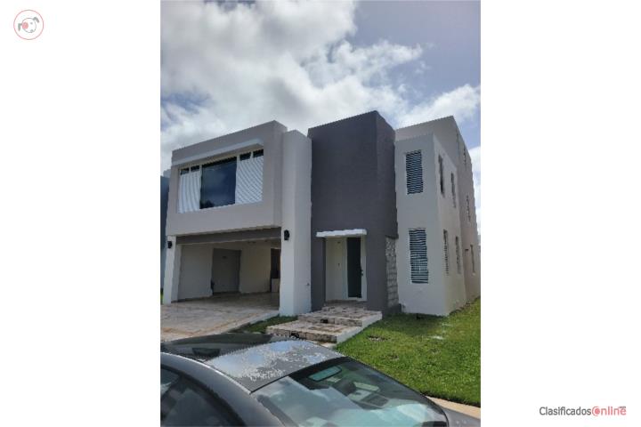 River Garden Preciosa propiedad por $2,500.0