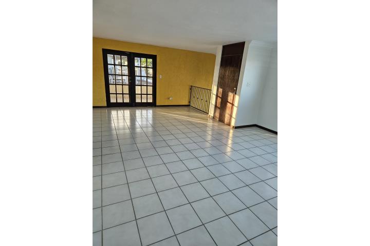 Urbanizacion-Munoz Rivera AMPLIO Y HERMOSO APARTAMENTO! INCL. AGUA-LUZ Apartamento en Guaynabo