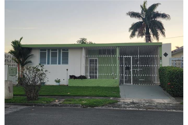 Urbanizacion-Reparto Flamingo REPARTO FLAMINGO - Amplia $1300 3-2 Family Casa en Bayamón