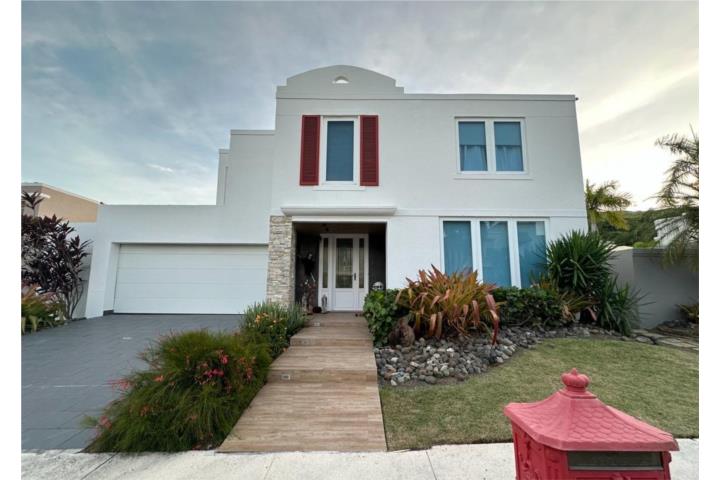 Urbanizacion-L'Antigua Encantada Moderna casa de esquina LAntigua Encantada Casa en Trujillo Alto