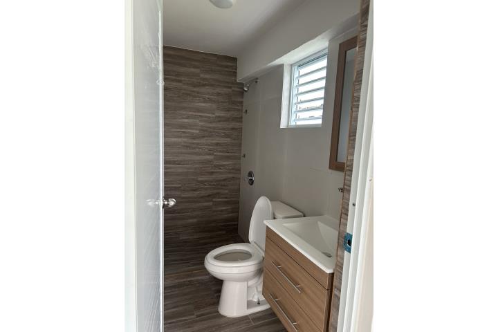 Barrio-Rio Lajas Apto Remodelada sala cocina Apartamento en Dorado