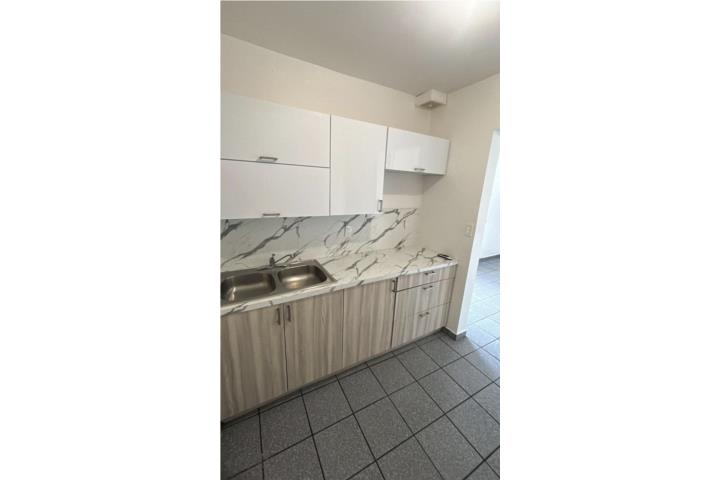 Urbanizacion-Villa Universitaria APT 1-1 con A/C Luz y Agua solo $700 Humacao Apartamento en Humacao