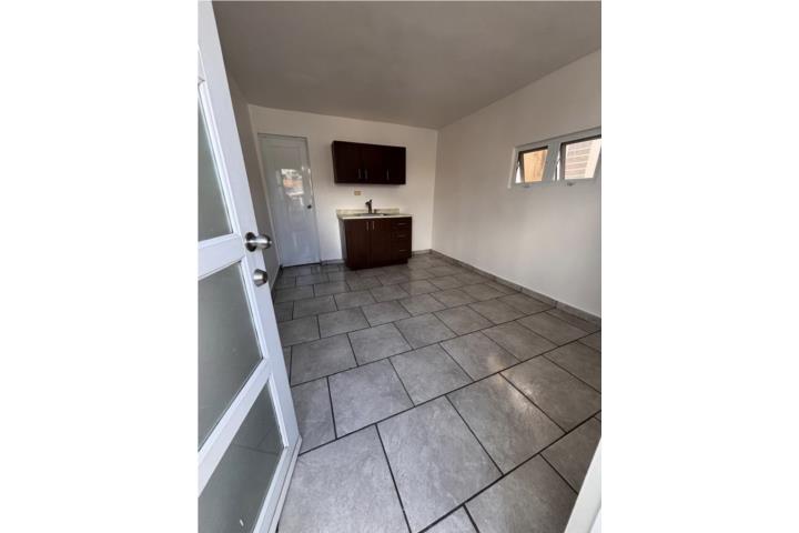 Urbanizacion-Villa Universitaria Apt 1-1 con Luz y Agua solo $600 Humacao Apartamento en Humacao