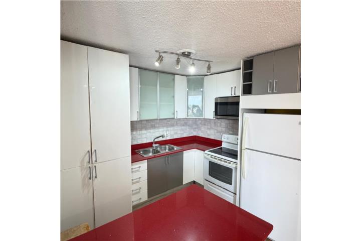 Condominio-Quinta Valle Listo para mudarse! Ubicación Prime Guaynabo Apartamento en Guaynabo