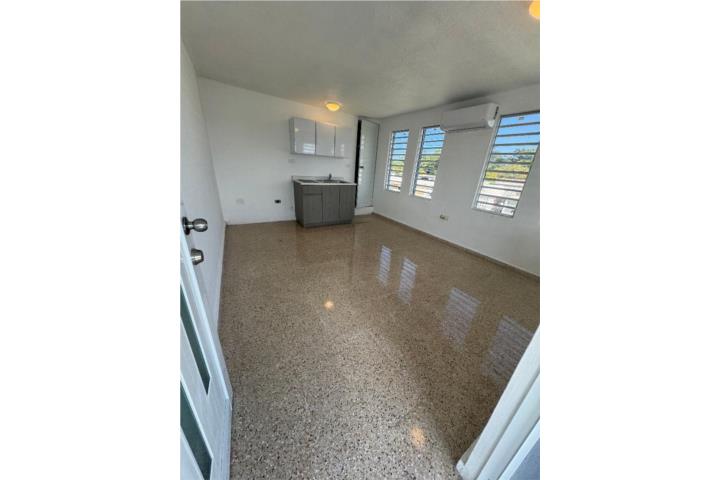 Urbanizacion-Villa Fontana $700 ESTUDIO - Incl LUZ-Agua-Estufa y A/C Apartamento en Carolina