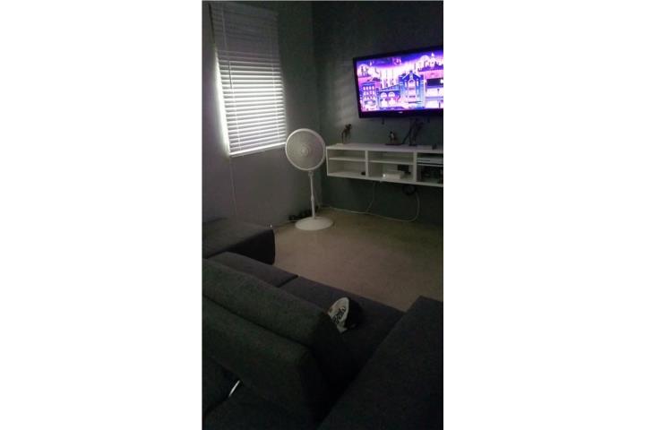 Calle protestante ,Ponce. Nevera,muebles,ac12