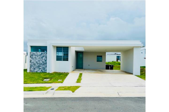 3H/1B Incluye patio y HOA por