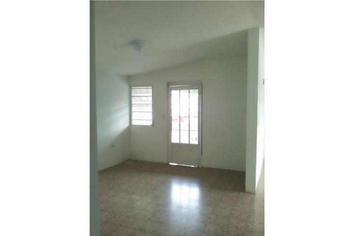 Cerca de todo acceso a autopista y carr2