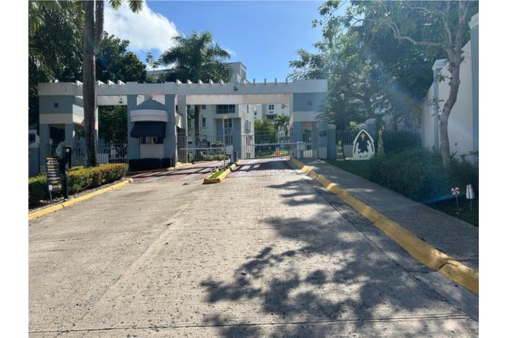 Condominio-Alturas Del Parque Escorial ALTURAS DEL PARQUE ESCORIAL Apartamento en Carolina