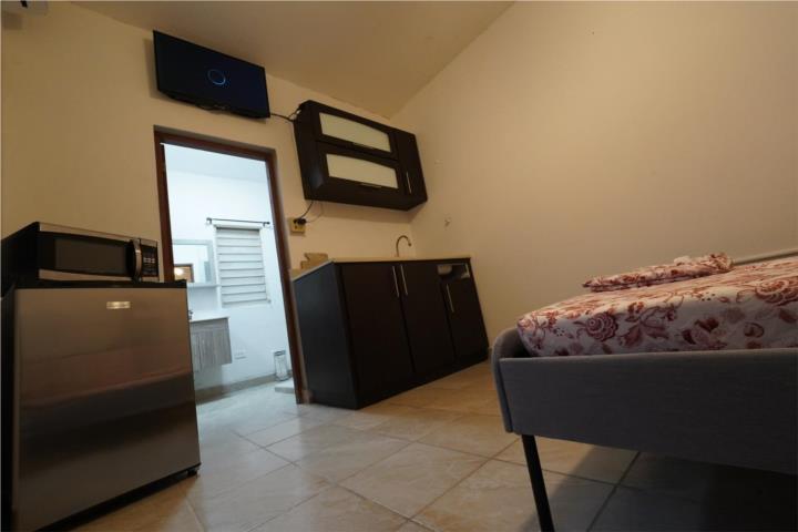 a 2 Luces de Plaza Las Americas Amueblado