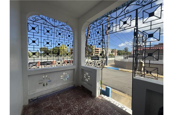 Apt 1C/1B Frente UPR-RP