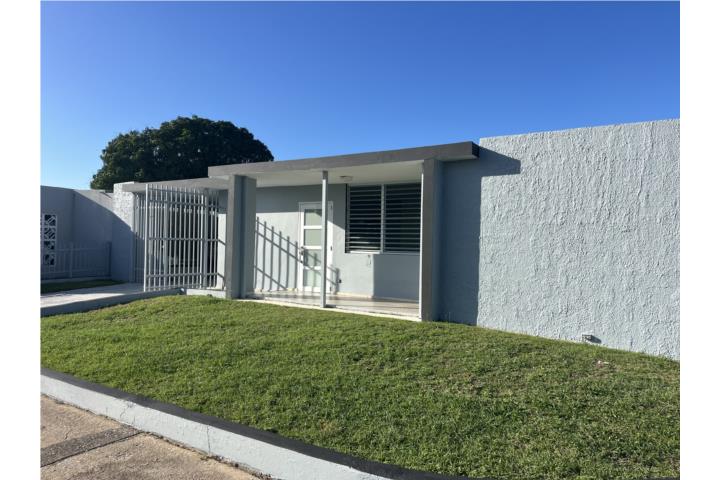 Urb san Demetrio Remodelada $1600 casa